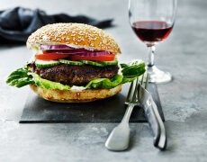 Burger med rødvin