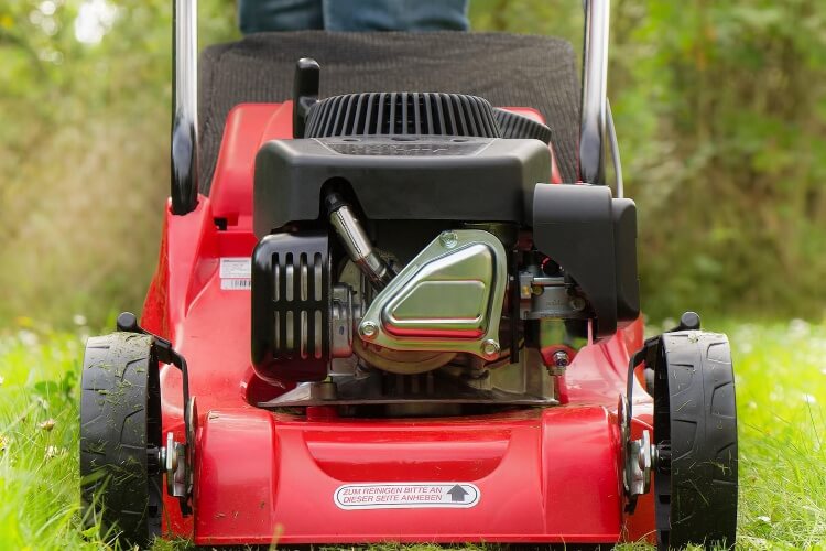 Forårsklar plæneklipper