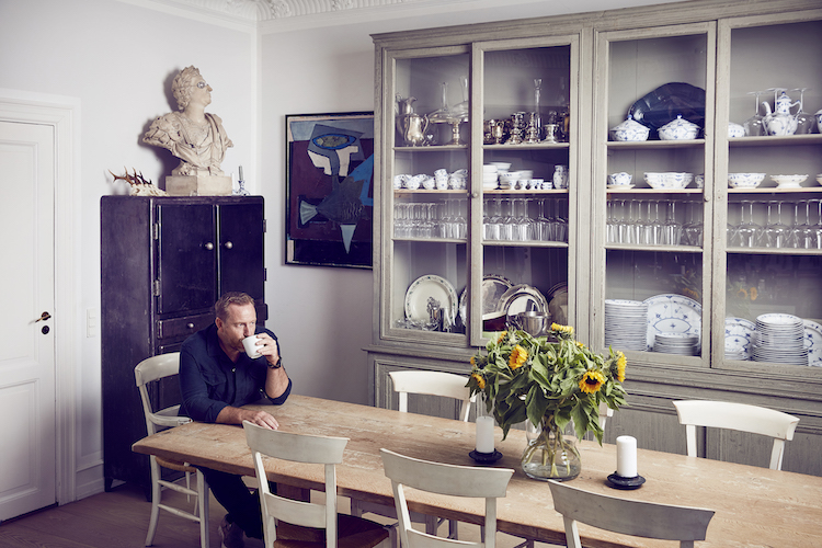 Bordet i køkkenet er samlingspunktet