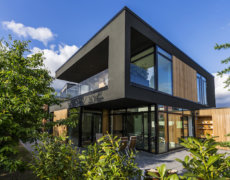 Et flot arkitekttegnet hus