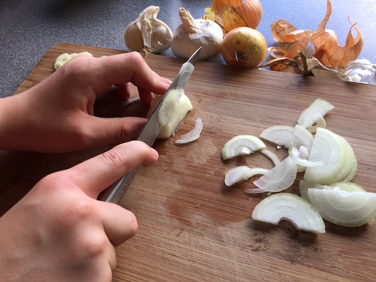 Nu skal der snittes til tørrede grøntsager