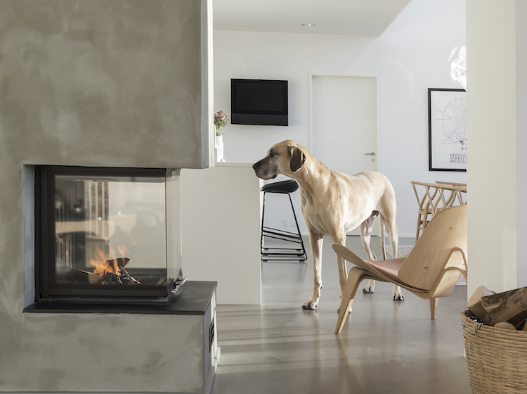 Flot brug af beton på brændeovnen