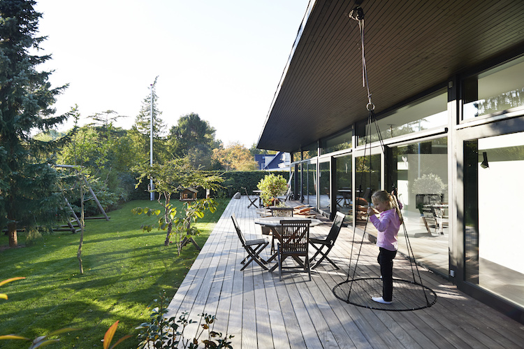 Terrasse i hele husets længde
