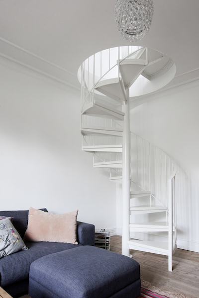 Trappen forbinder stuen og 1. sal