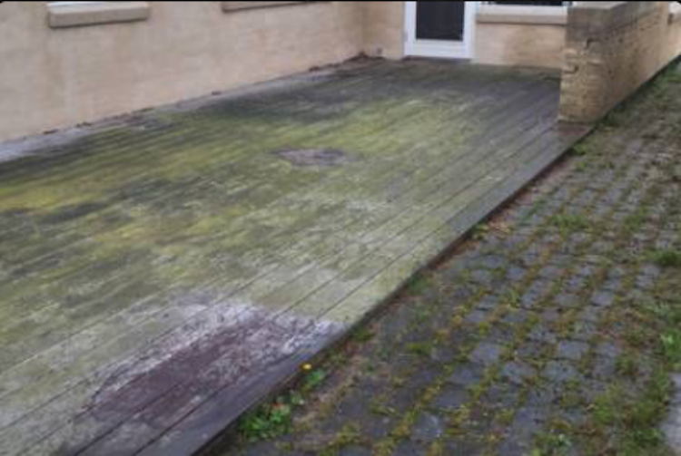 Algebelagt træterrasse