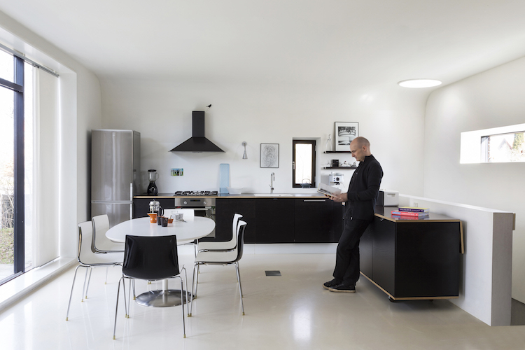 Køkken og spiseplads